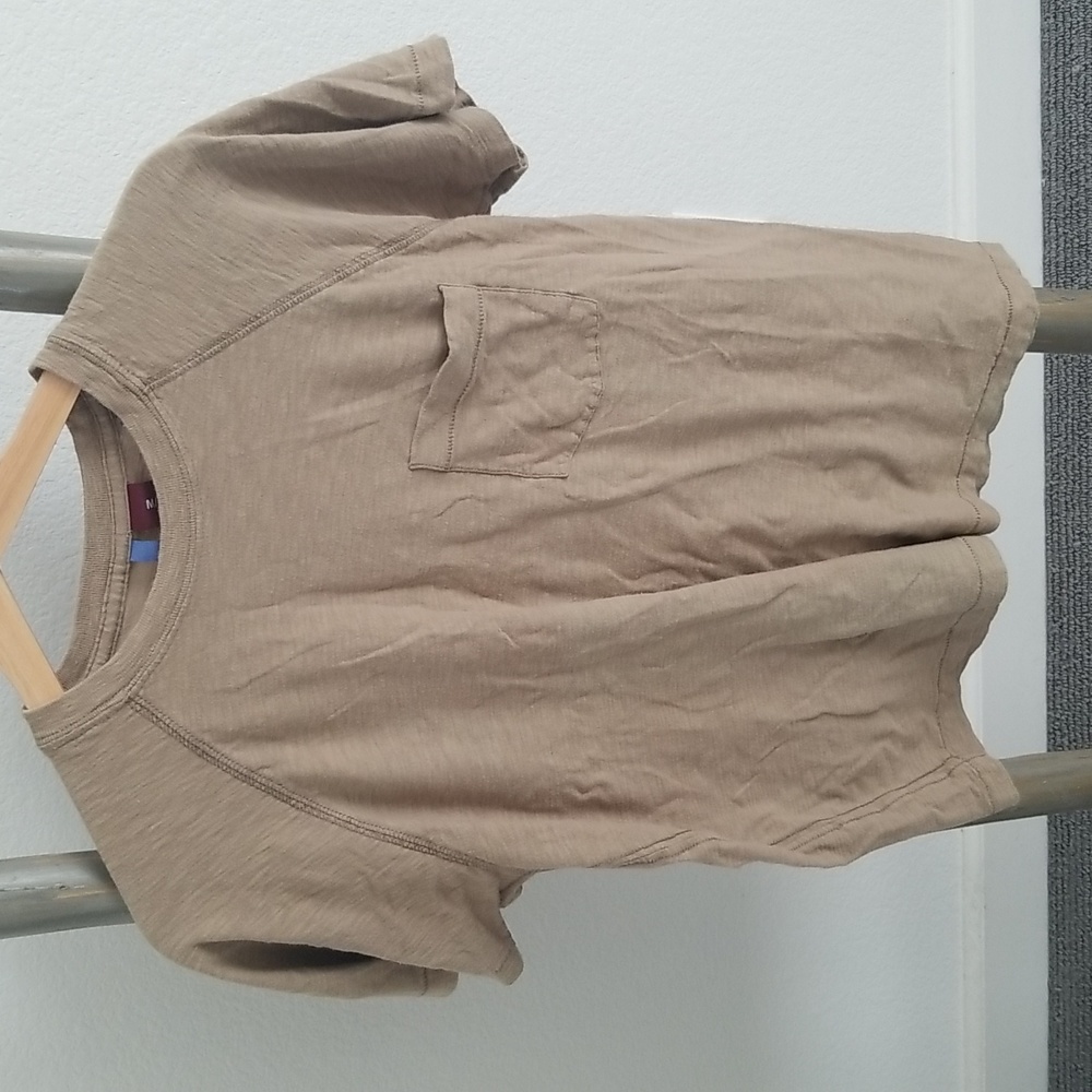 Blank Neutral/Tan T-Shirt size mens Medium